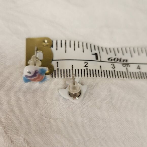 tiny aquatic Angelfish earrings - Picture 3 of 3